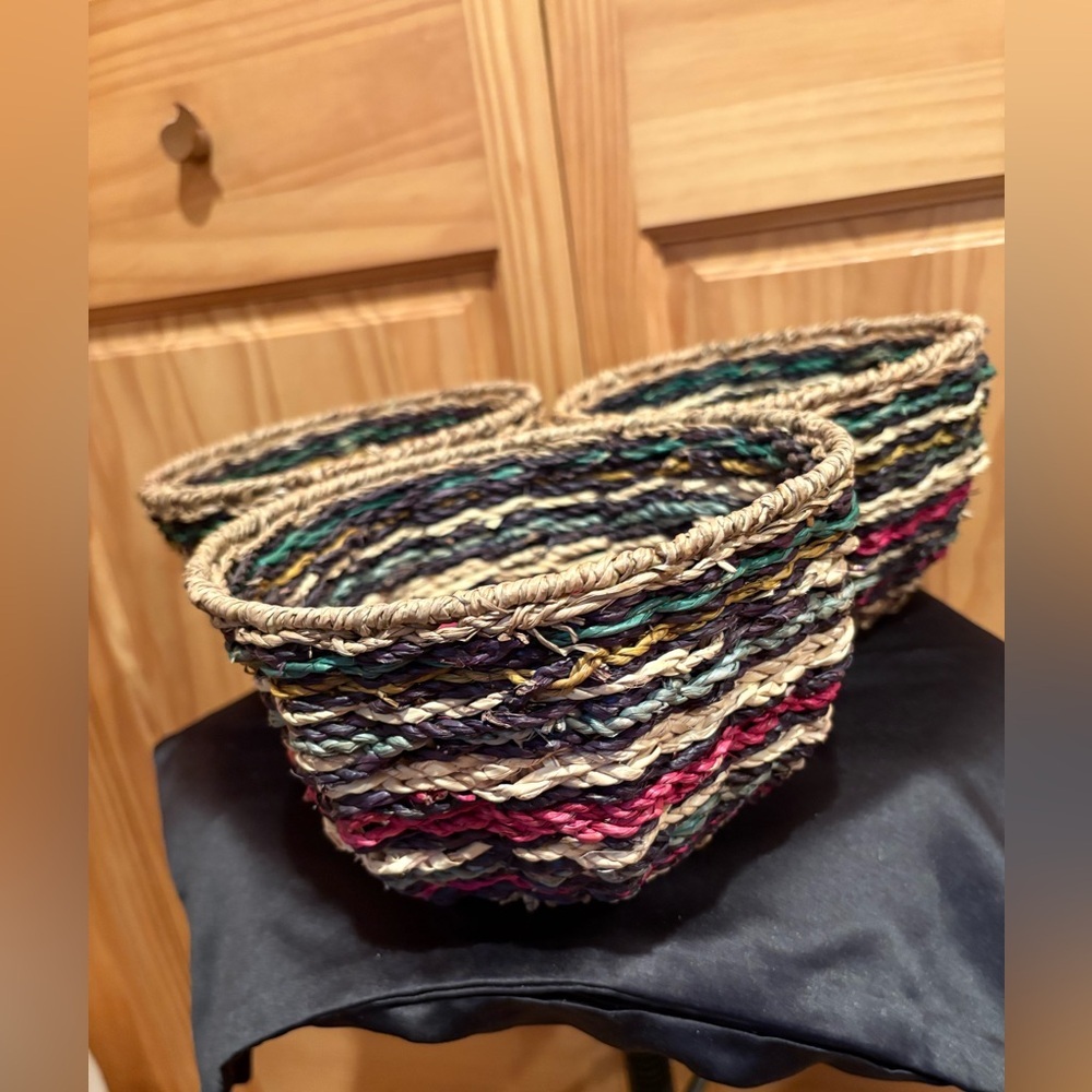 Home Zone Multi-Color Seagrass crafted Decor Basket (set of 3)